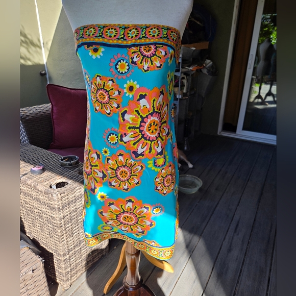 Trina Turk 100% Silk Strapless Dress – Vibrant Floral Print (Size 2) - Picture 1 of 9